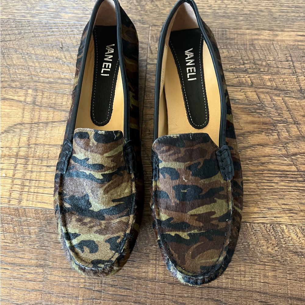 VANELI Camo Loafers Shoes.  Like new condition. Made in Italy. Size  8.5 M width